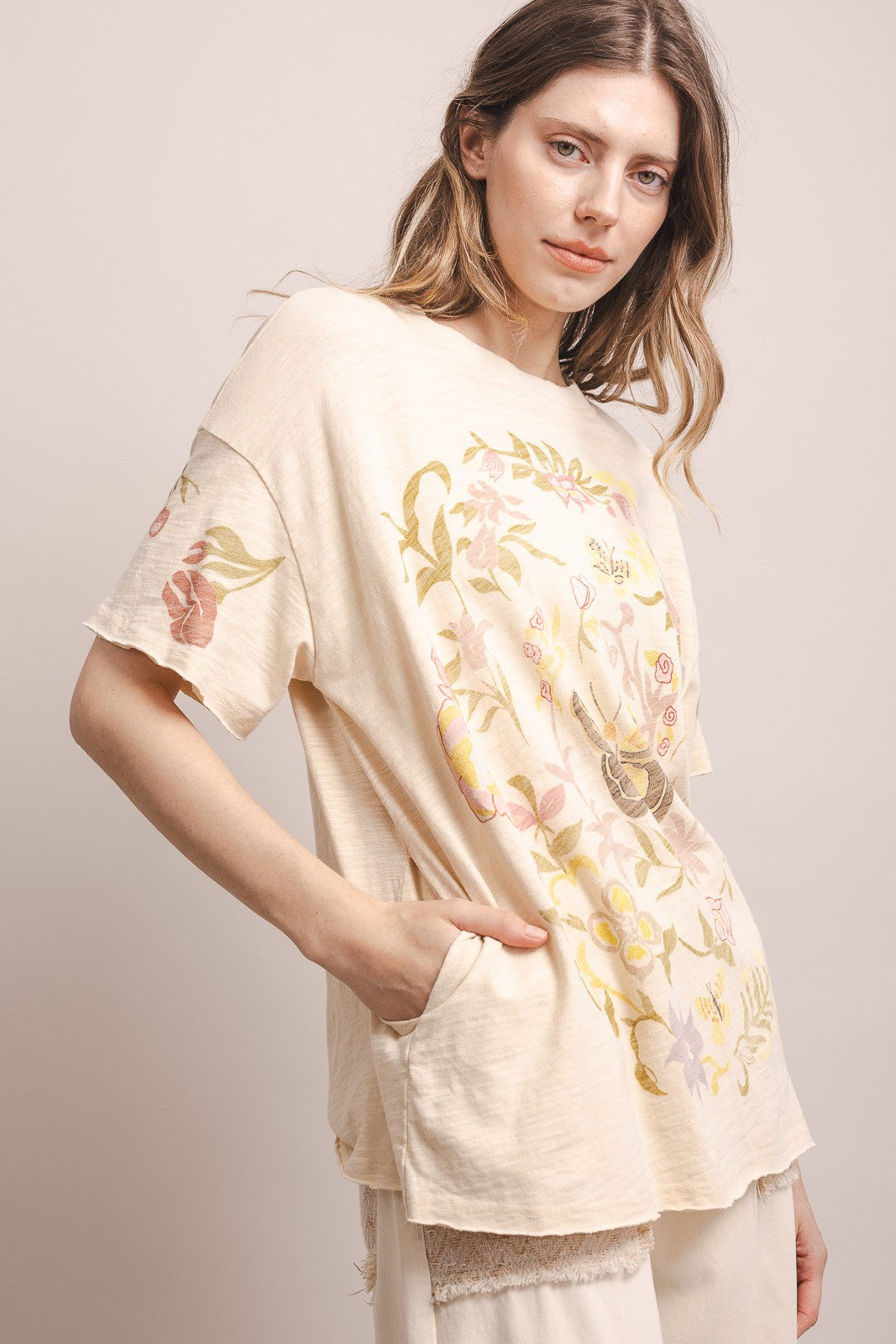 Bluevelvet Flower Butterfly In Garden Print Tee Pockets