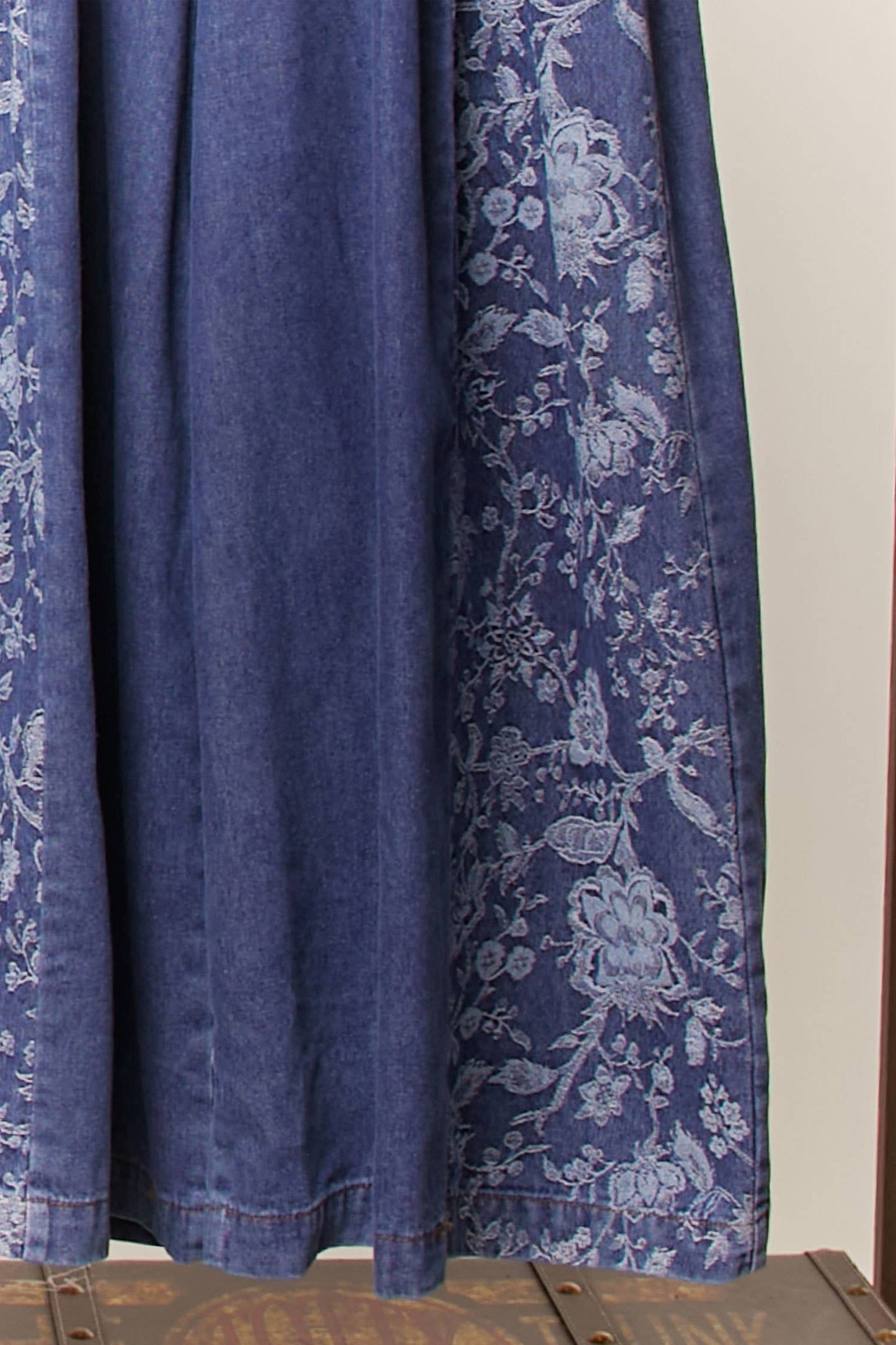 Side Floral Wide-Leg Jeans Pants Mello.