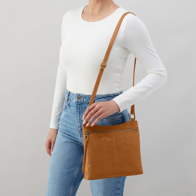 HOBO CAMBEL CROSSBODY TRUFFLE - 926 West