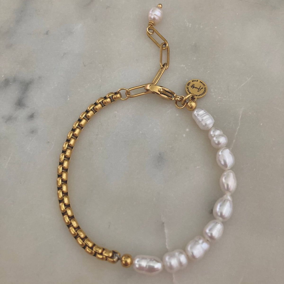 Pearls Bracelet Gold plated box chain adjustable - 926 West