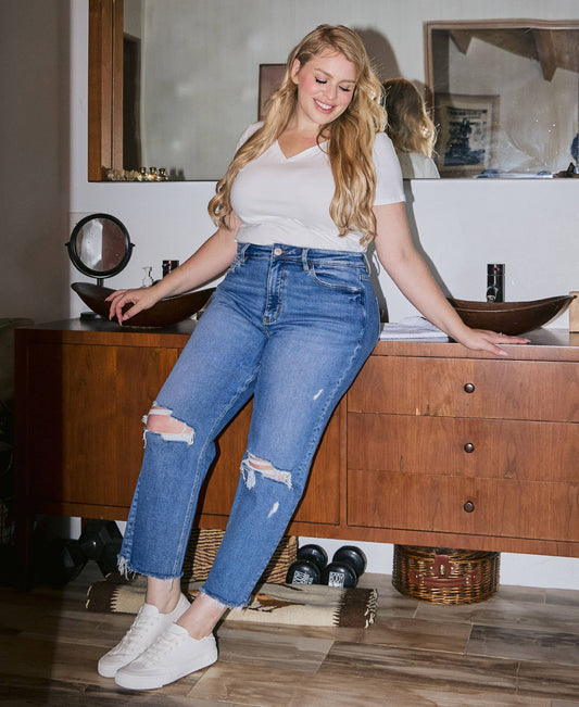 PLUS SIZE HIGH RISE DISTRESSED CROP STRAIGHT JEANS LV1385-P Lovervet by VERVET