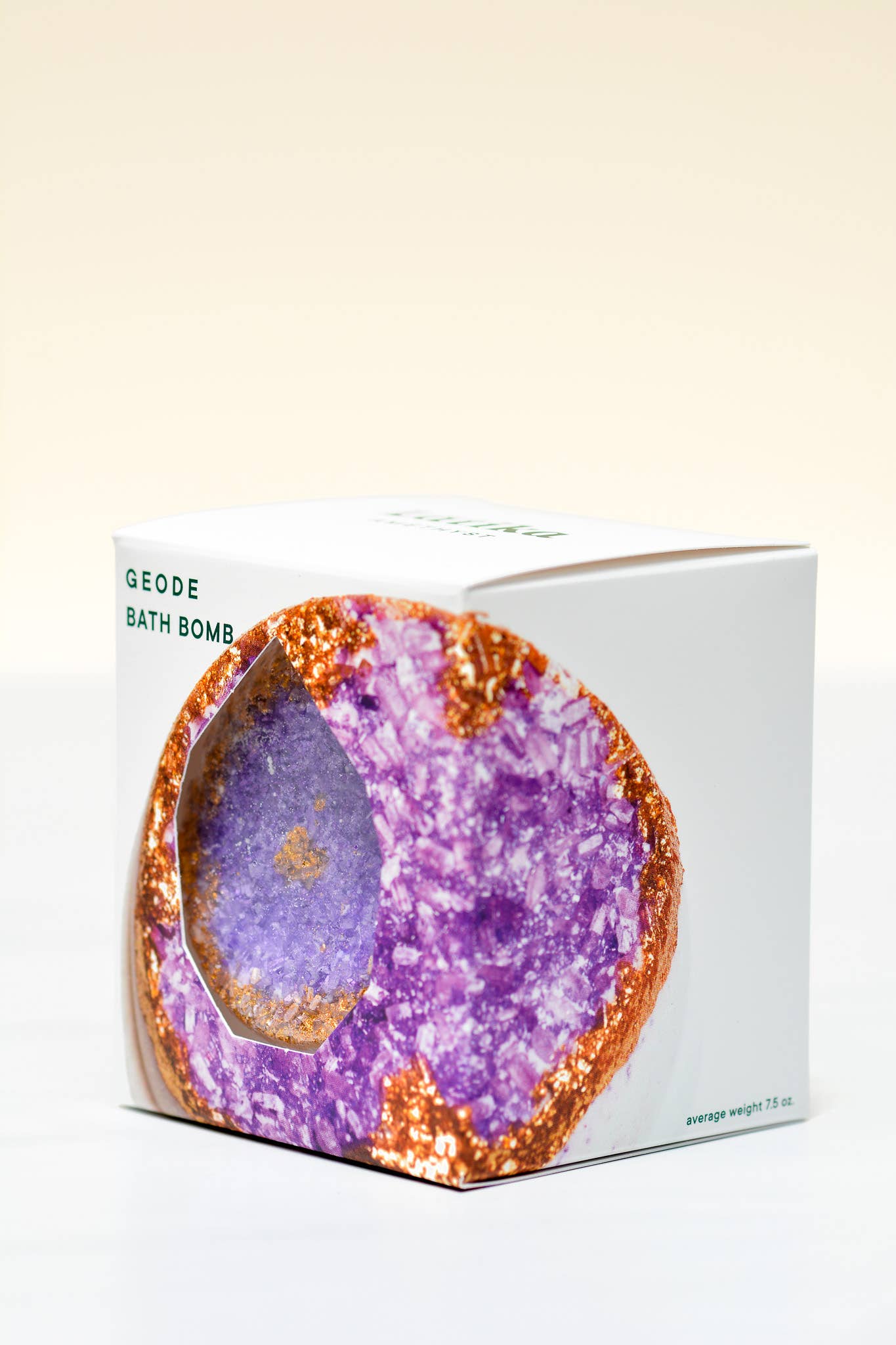 Crystal bath bomb 🌸 Wellness gift - Geode - Amethyst 💎 Latika Beauty