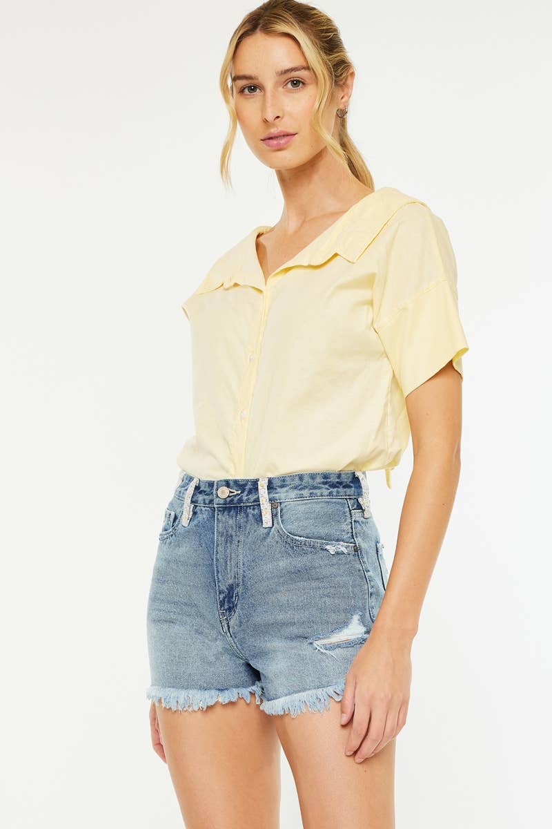 DAISY - HIGH RISE SHORTS MEDIUM WASH RIGID FIVE POCKET STYLE DISTRESSED ZIPPER FLY 926 WEST