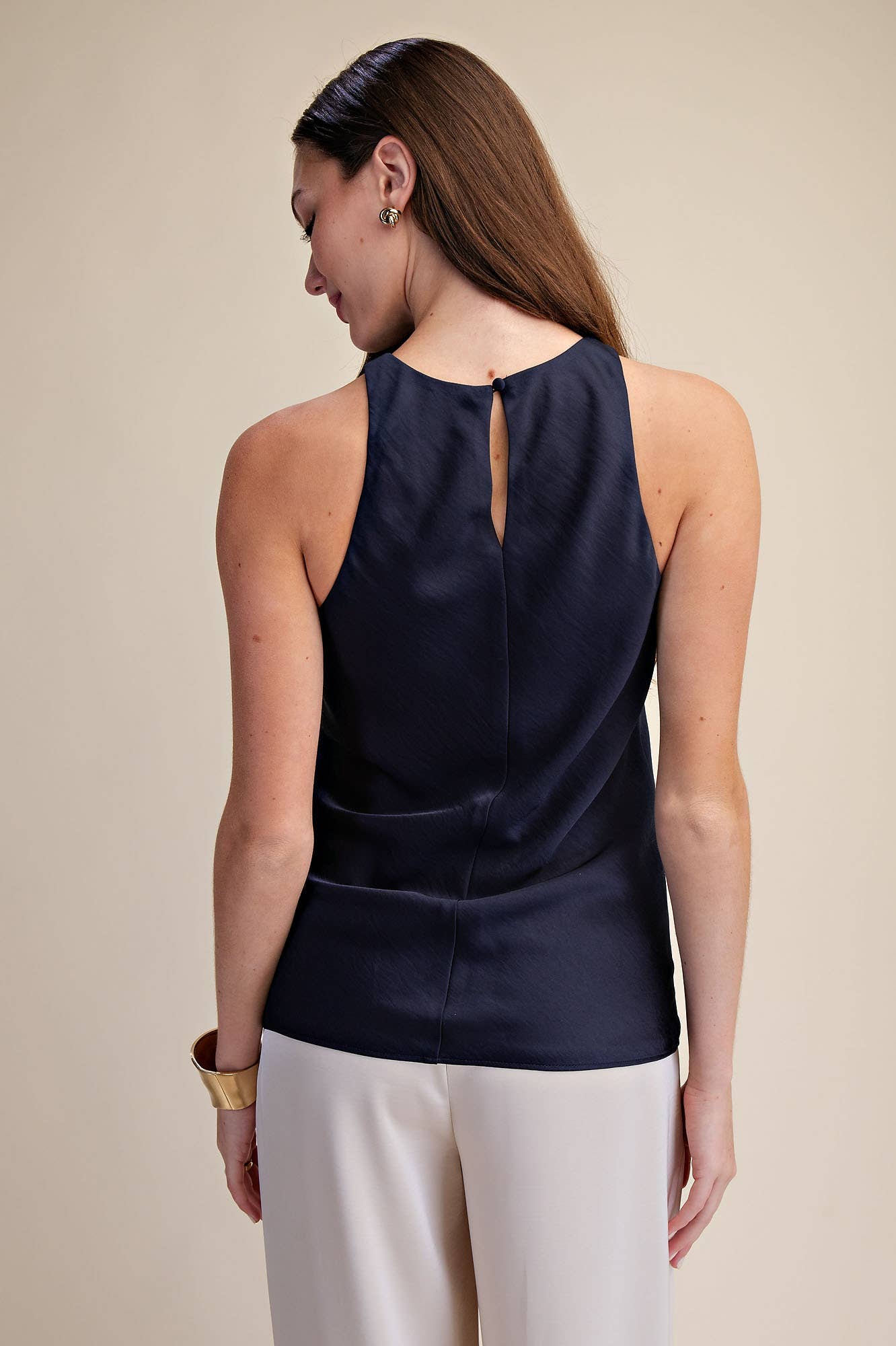 GLAM - Round-Neck Sleeveless Minimalist Top
