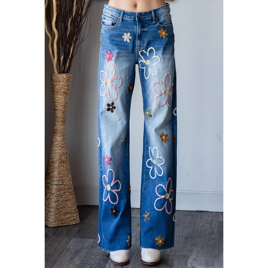 MULTICOLOR FLOWER EMBROIDERED WASHED DENIM JEANS Oli&Hali