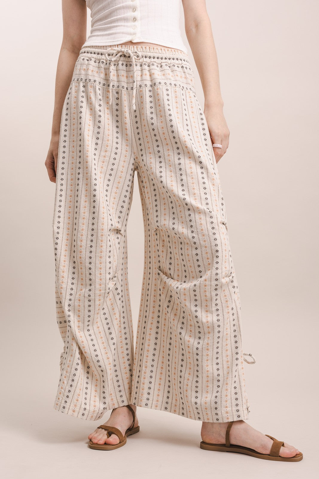BLUEVELVET - Floral Textured Fabric Wide Leg Pants