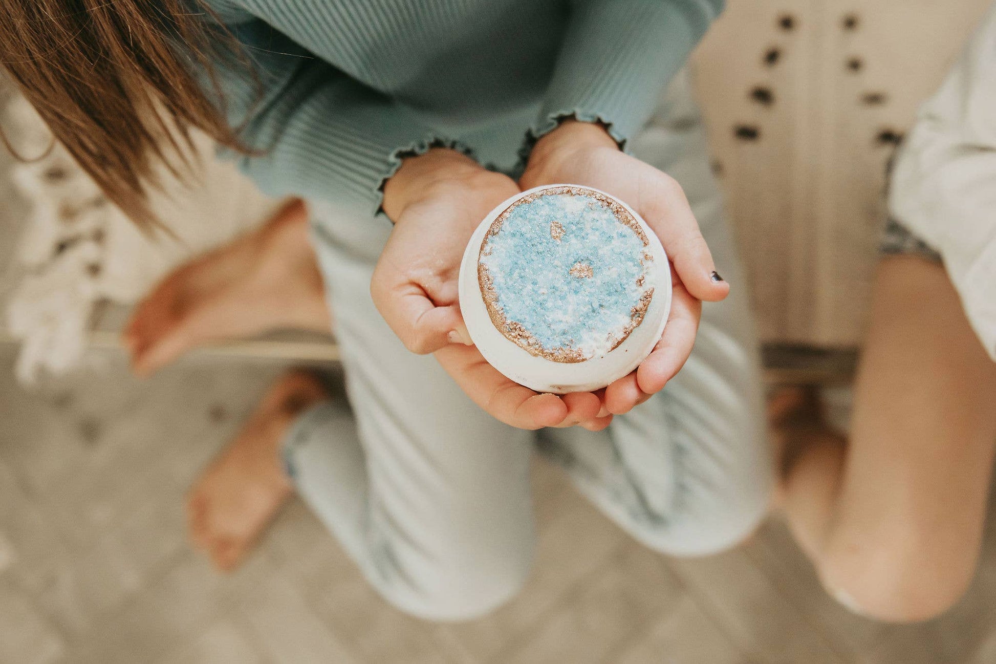 Crystal bath bomb 🌸 Wellness gift - Turquoise, Blue + Gold Latika Beauty