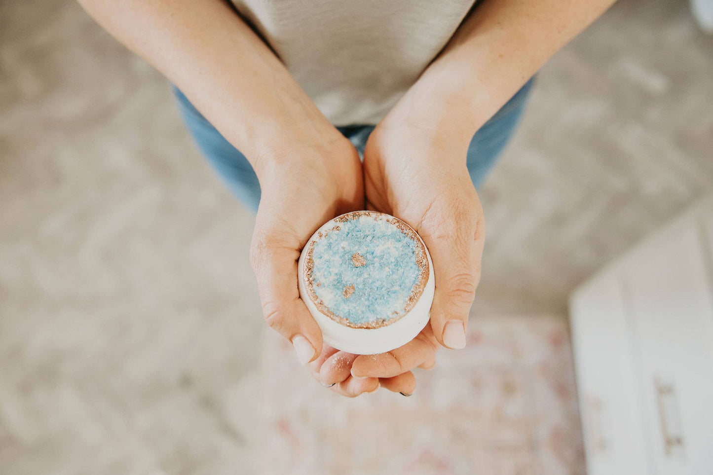 Crystal bath bomb 🌸 Wellness gift - Turquoise, Blue + Gold Latika Beauty