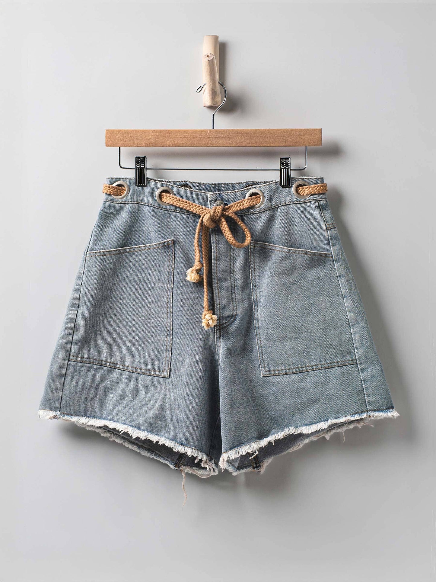 Women's High-Waisted Frayed Hem Denim Shorts Urban Daizy
