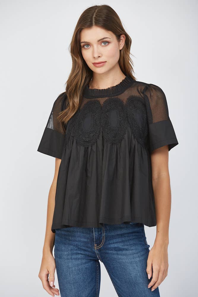 MESH COMBINED TOP WITH APPLIQUE