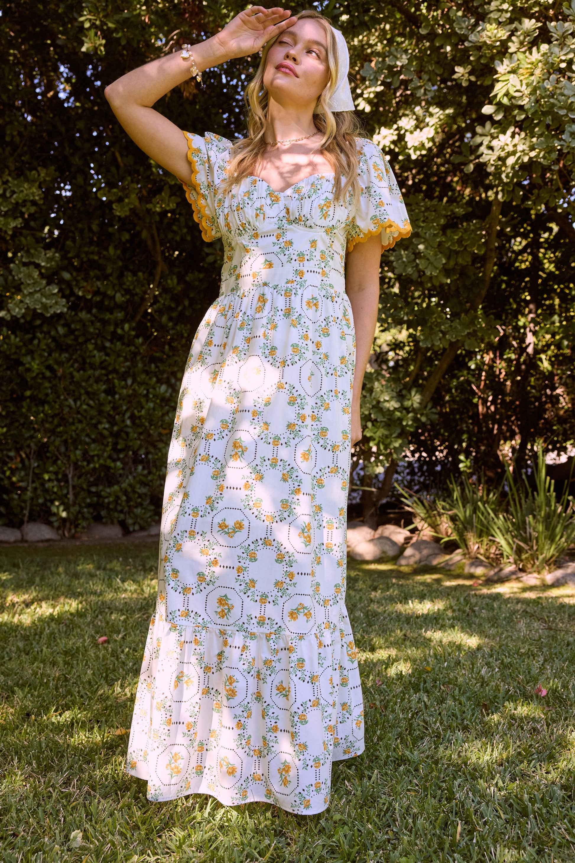 SKIES ARE BLUE - Sweetheart-Neck Floral Peplum Dress with Puff Sleeves - 926 West
