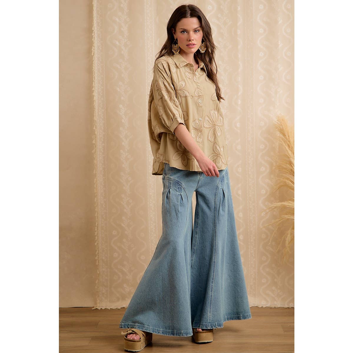 TAUPE FLORAL EMBROIDERED BUTTON DOWN BLOUSE