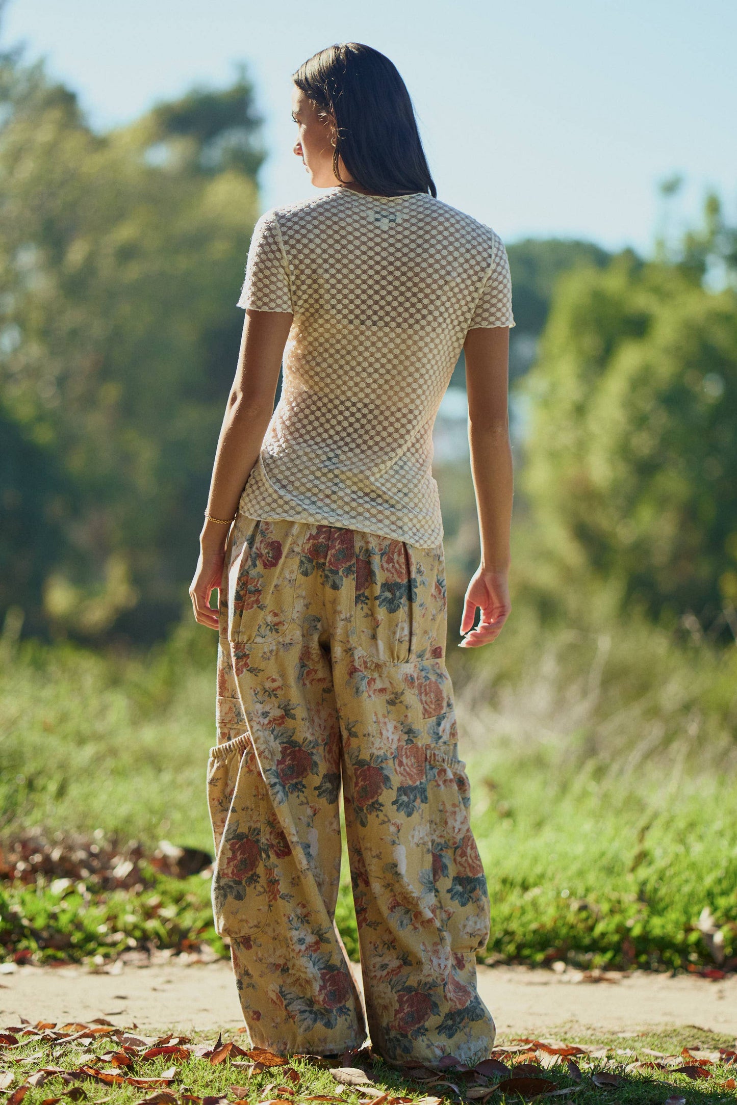 FLOWER PRINTED DENIM WAIST DROPPED POCKETS PANT