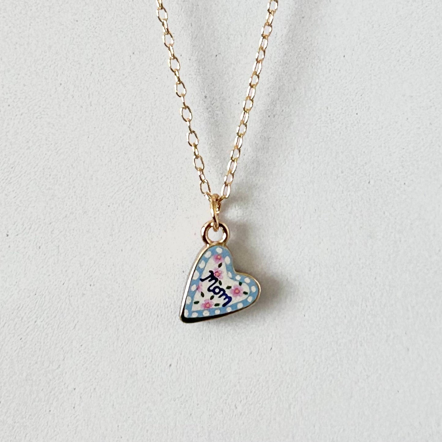 Mom Heart Pendant Necklace | 18K Gold | Mother's Day Gift