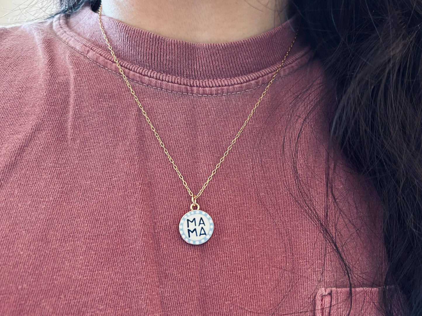 Mama Coin Pendant Necklace | 18K Gold |