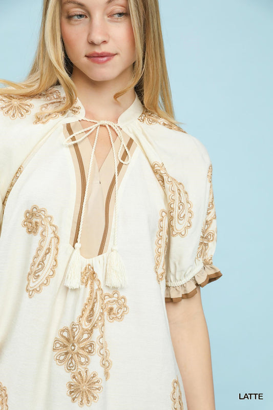 UMGEE Paisley Embroidered Short Puff Sleeve Top