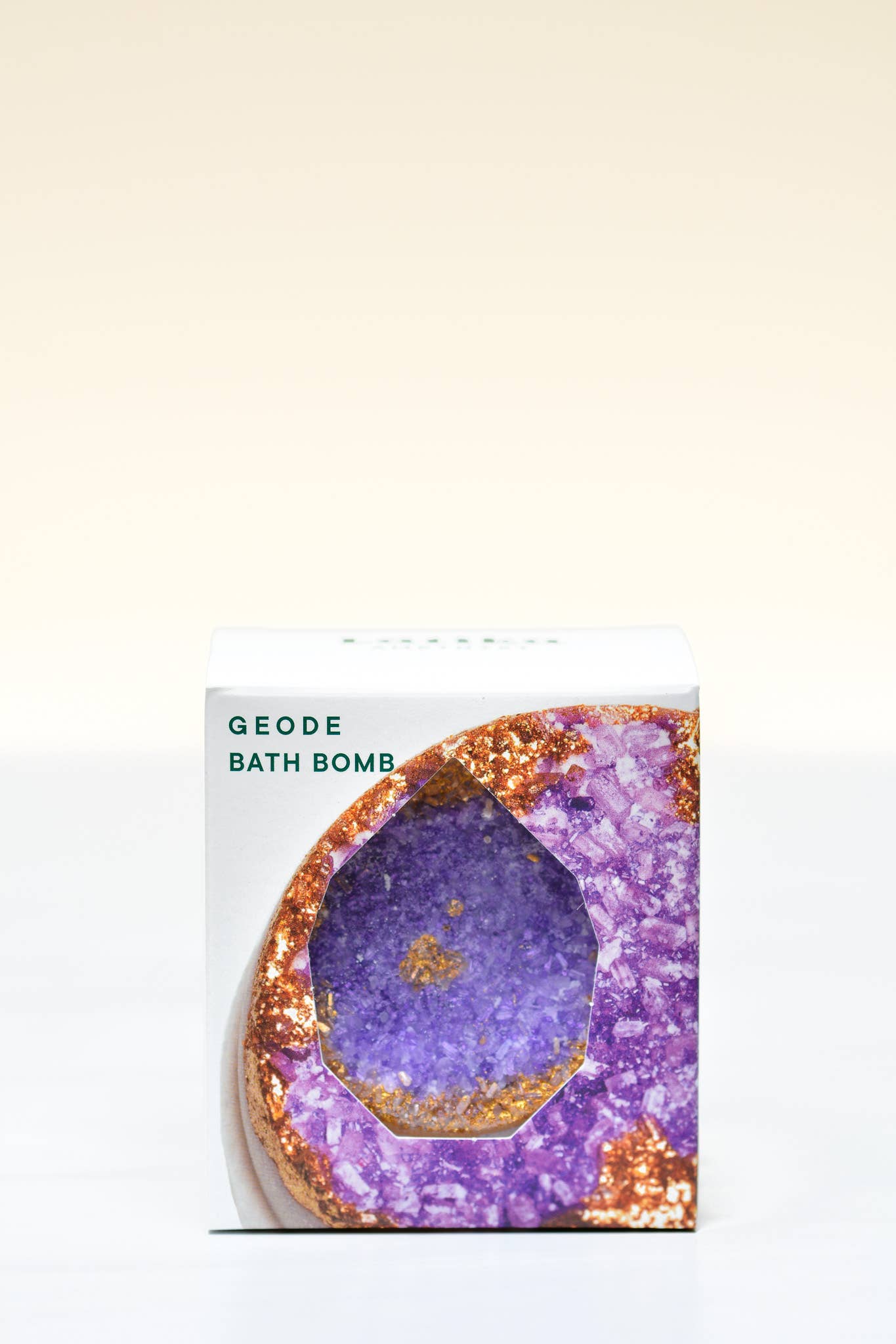 Crystal bath bomb 🌸 Wellness gift - Geode - Amethyst 💎 Latika Beauty