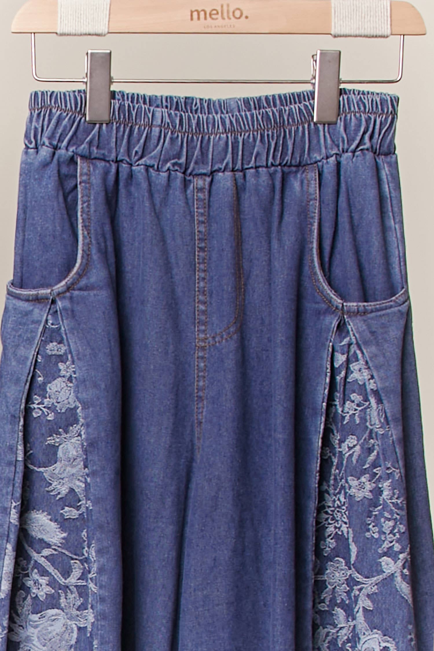Side Floral Wide-Leg Jeans Pants Mello.