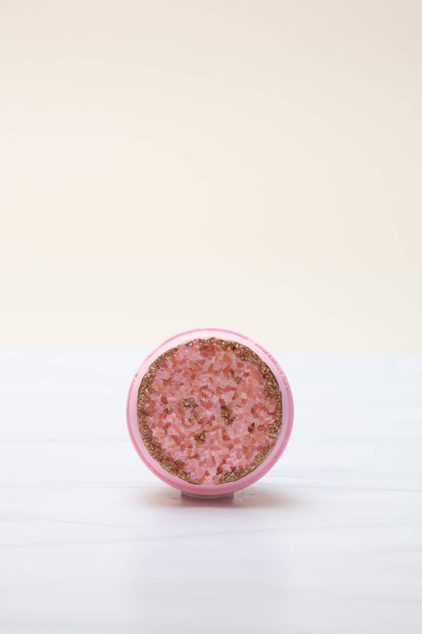 Crystal bath bomb 🌸 Wellness gift - Geode - Rose Quartz Latika Beauty