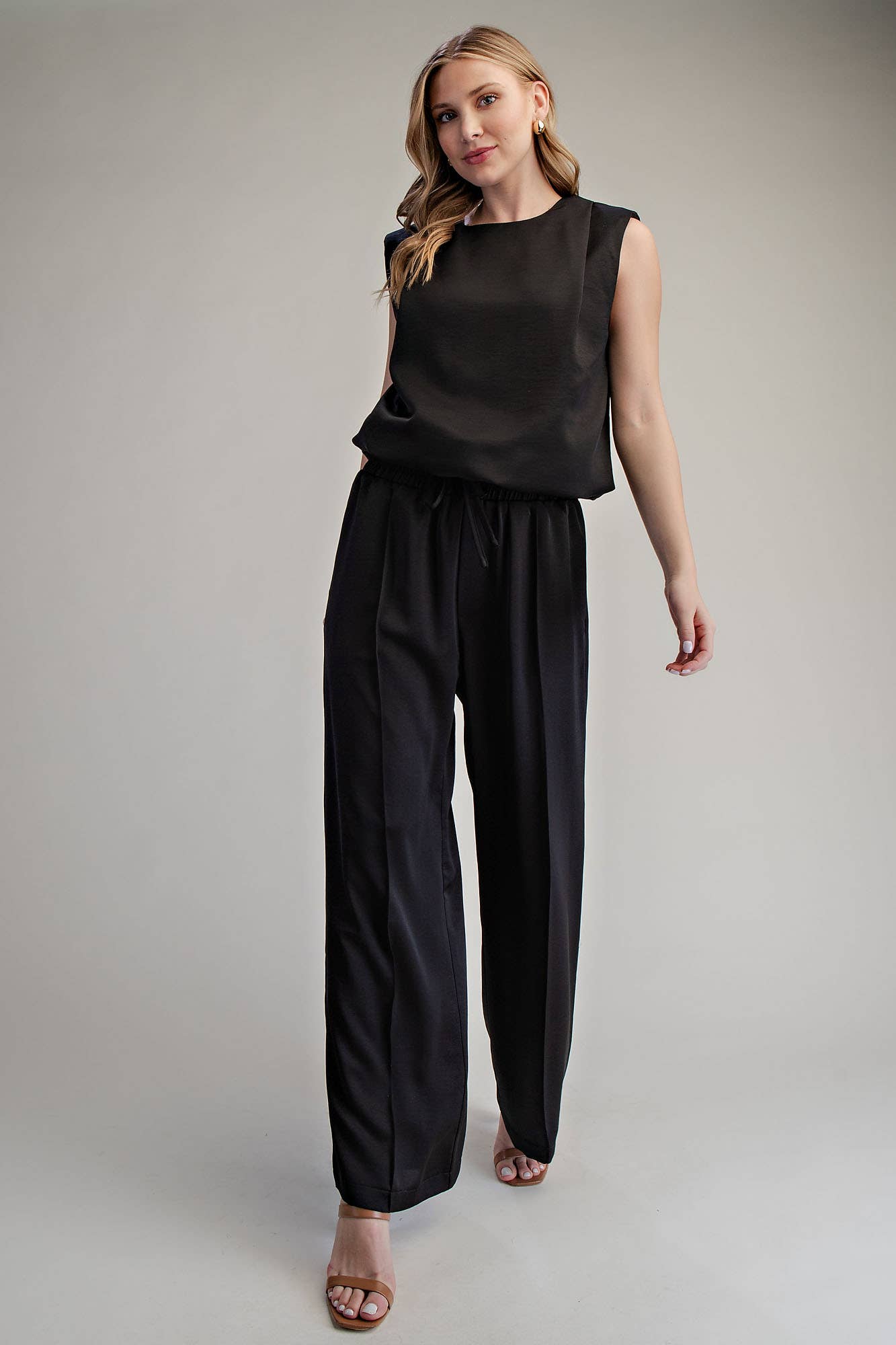 Round Neck Shoulder Padded Top in Black