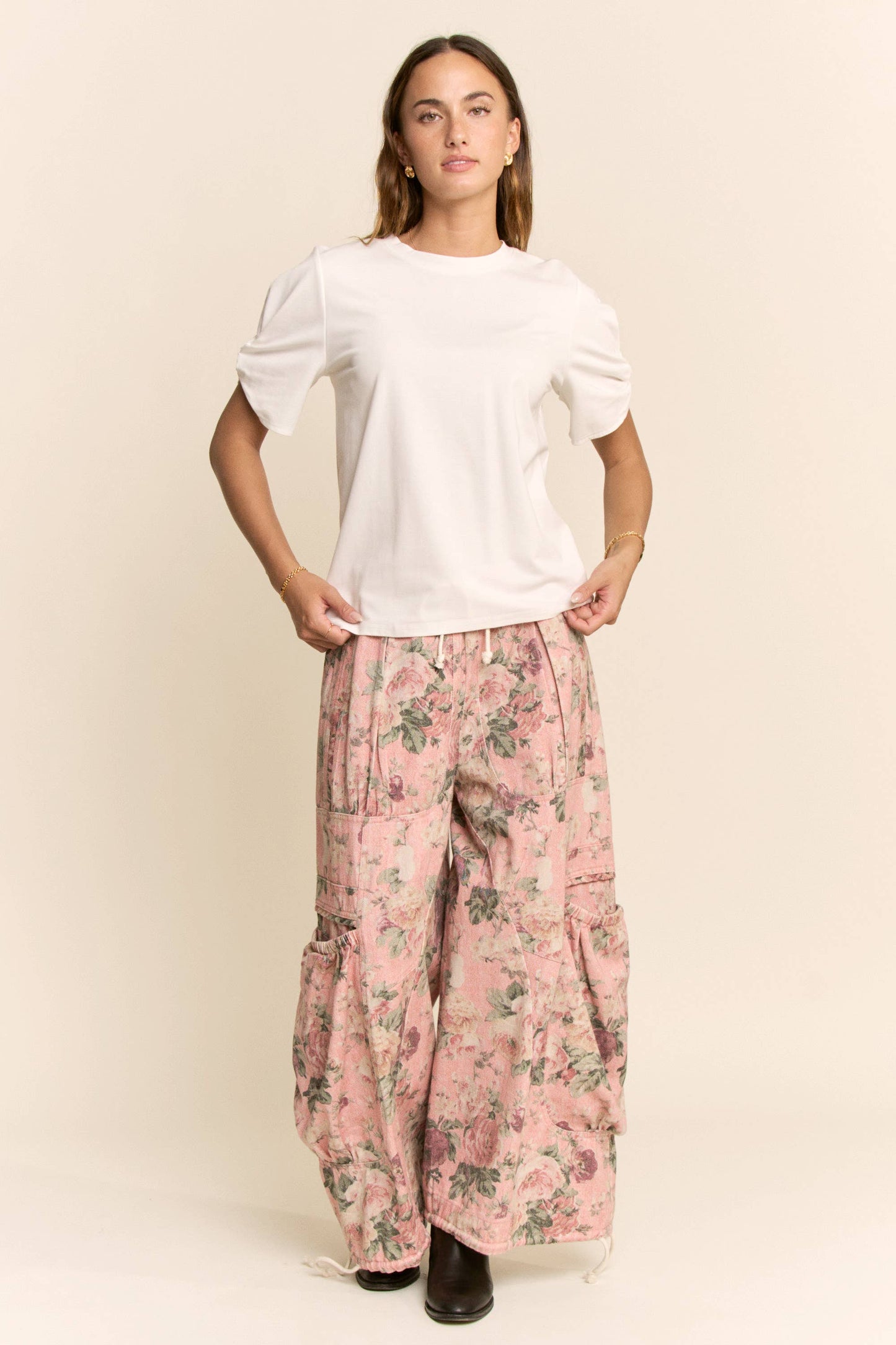FLOWER PRINTED DENIM WAIST DROPPED POCKETS PANT