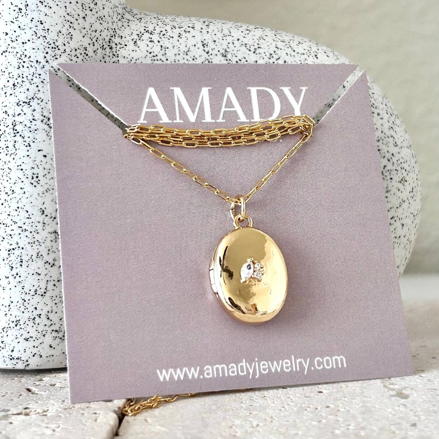 Oval Locket Pendant Necklace | 18K Gold Filled Paperclip Chain