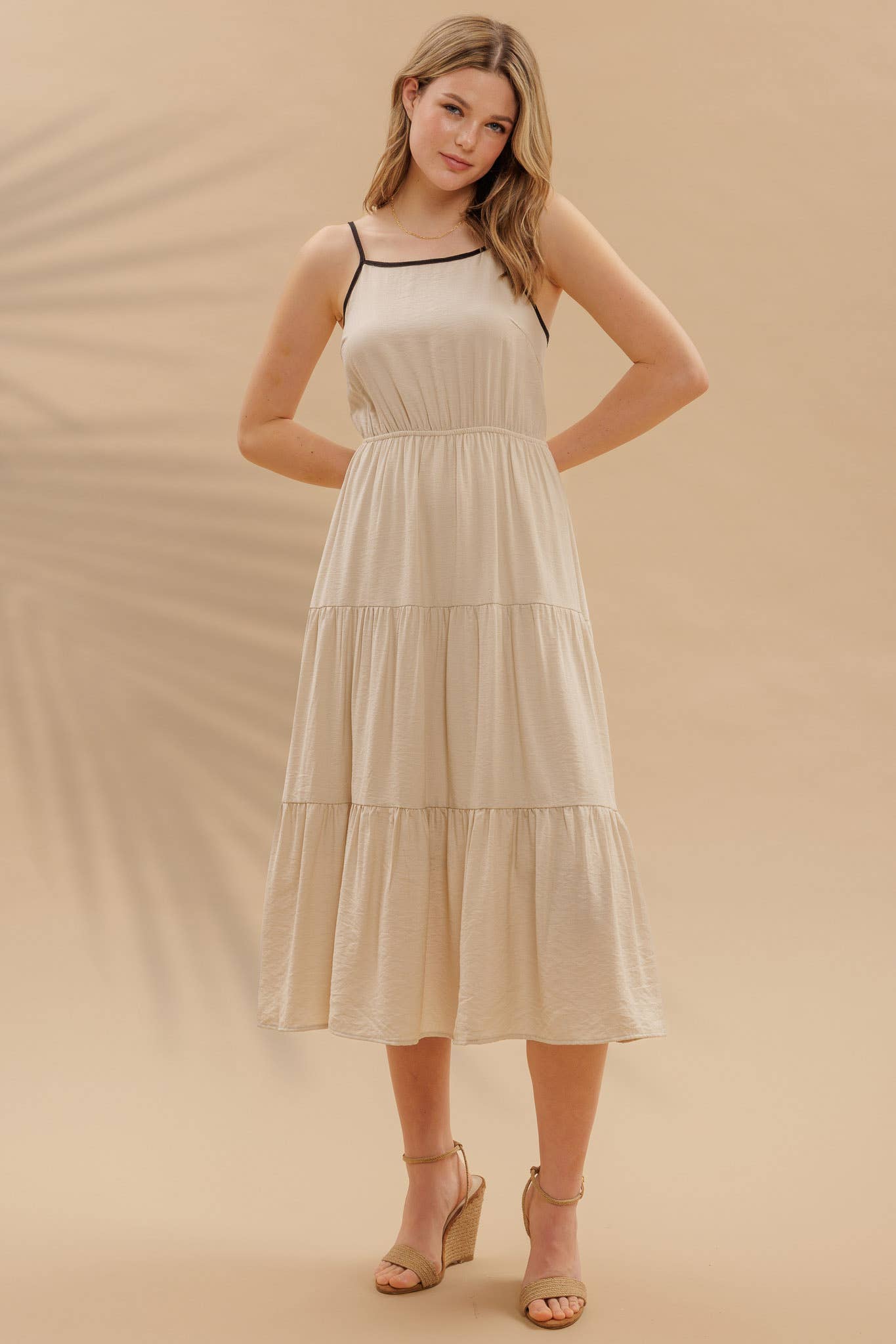 CONTRAST TRIM BACK TIE TIERED MIDI DRESS Blu Pepper