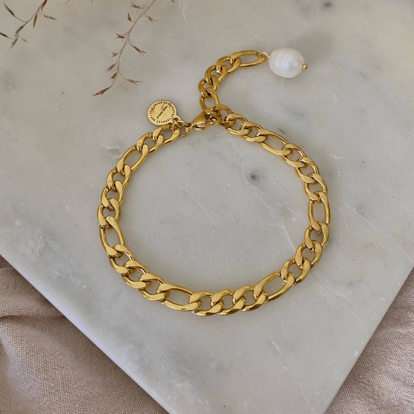 Gold plated Figaro chain bracelet pearl 18k stainless steel