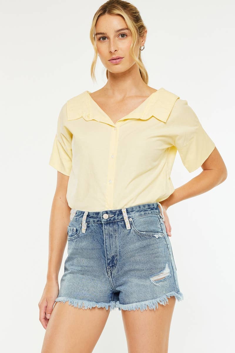 DAISY - HIGH RISE SHORTS MEDIUM WASH RIGID FIVE POCKET STYLE DISTRESSED ZIPPER FLY 926 WEST