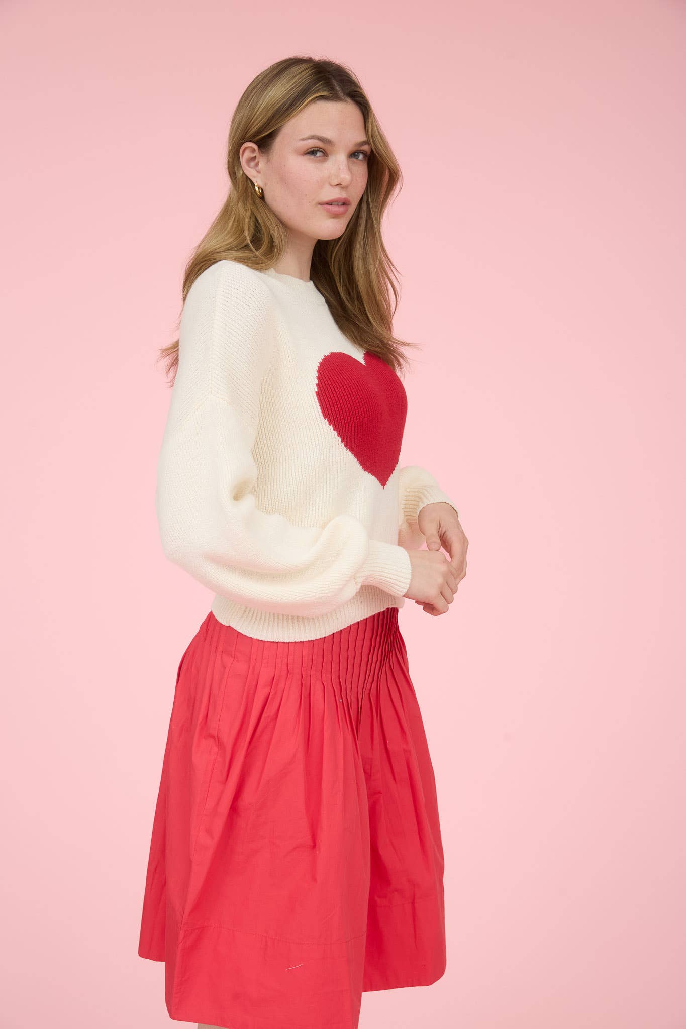 HEART JACQUARD CREW NECK KNIT SWEATER