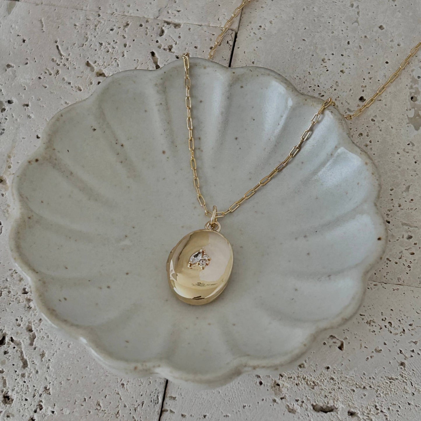 Oval Locket Pendant Necklace | 18K Gold Filled Paperclip Chain