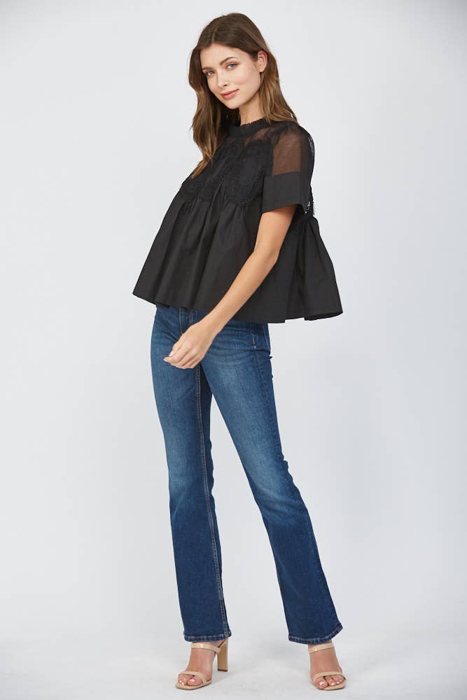 MESH COMBINED TOP WITH APPLIQUE