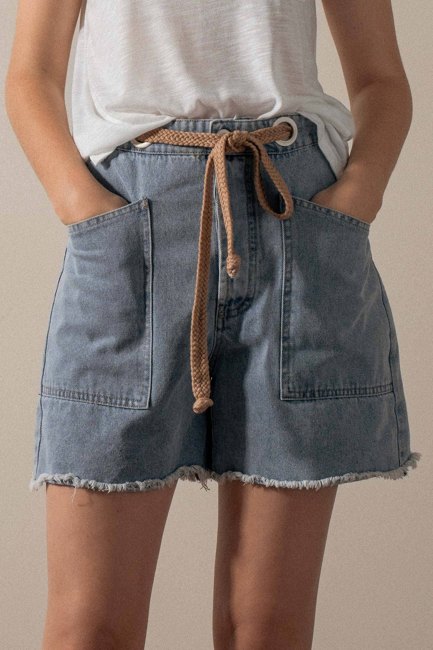 Women's High-Waisted Frayed Hem Denim Shorts Urban Daizy