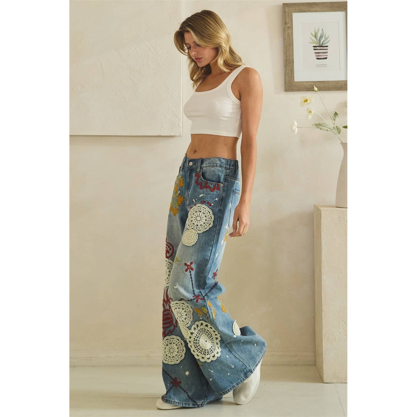 Oli & Hail - WASHED EMBROIDERY WIDE LEG DENIM PANTS