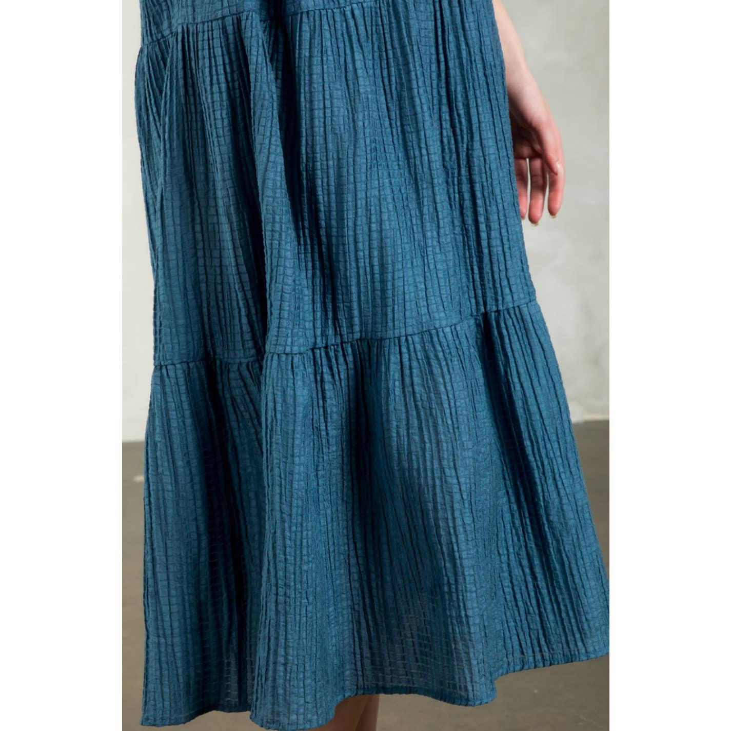 Women's One Shoulder Puff Sleeve Textured Dress THML