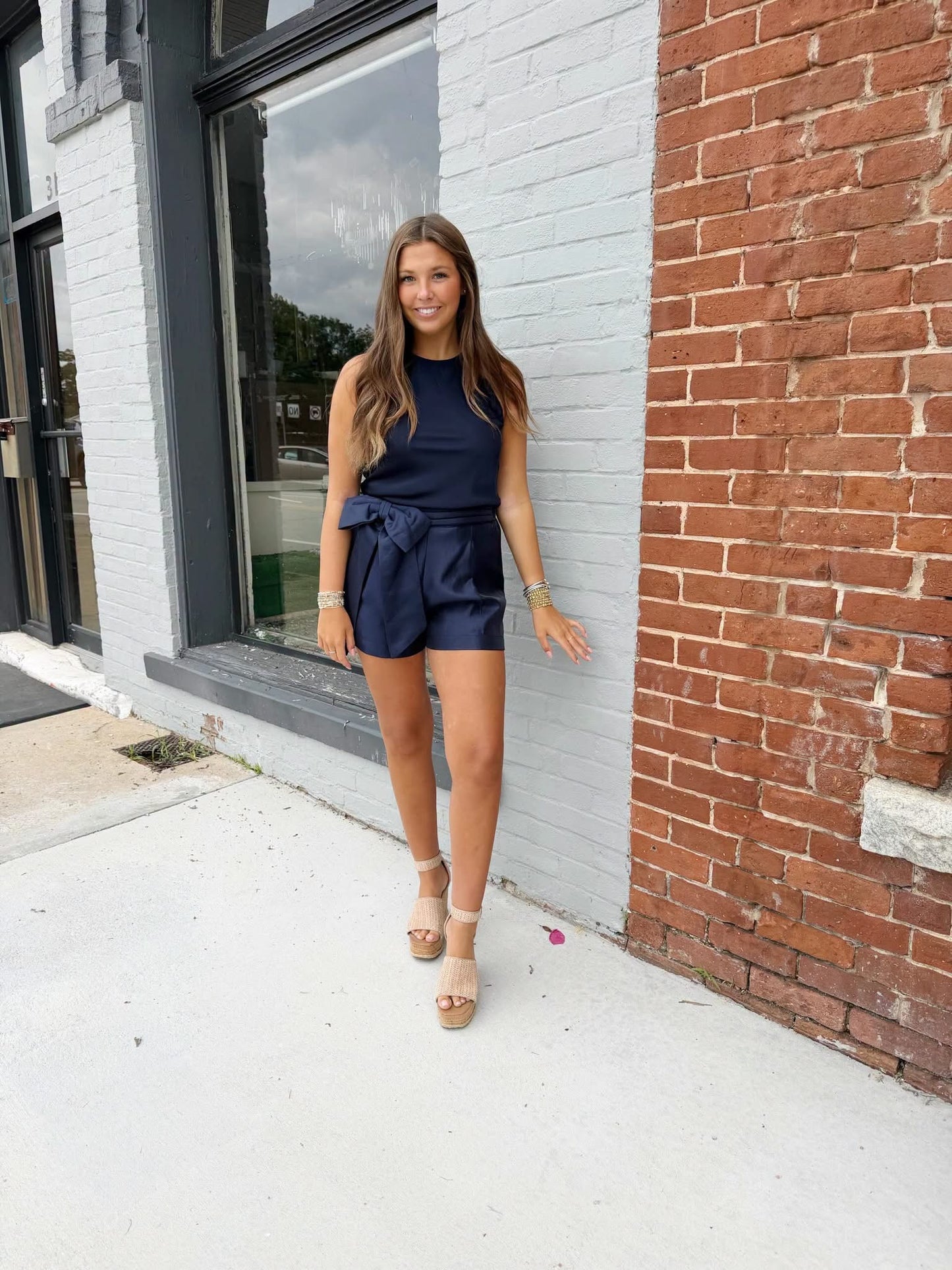 GLAM - Round-Neck Sleeveless Minimalist Top
