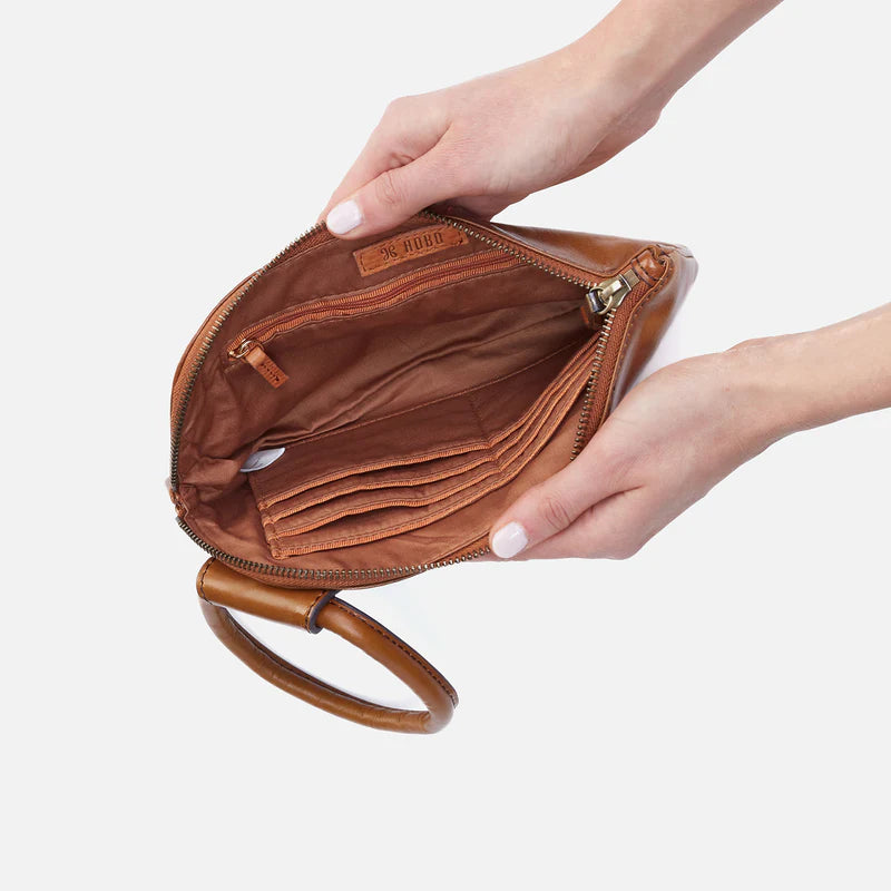 HOBO SABLE WRISTLET TRUFFLE - 926 West