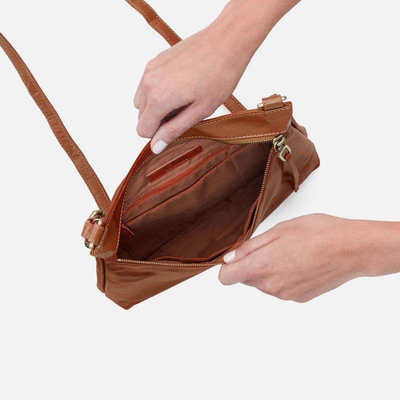 HOBO CAMBEL CROSSBODY TRUFFLE - 926 West