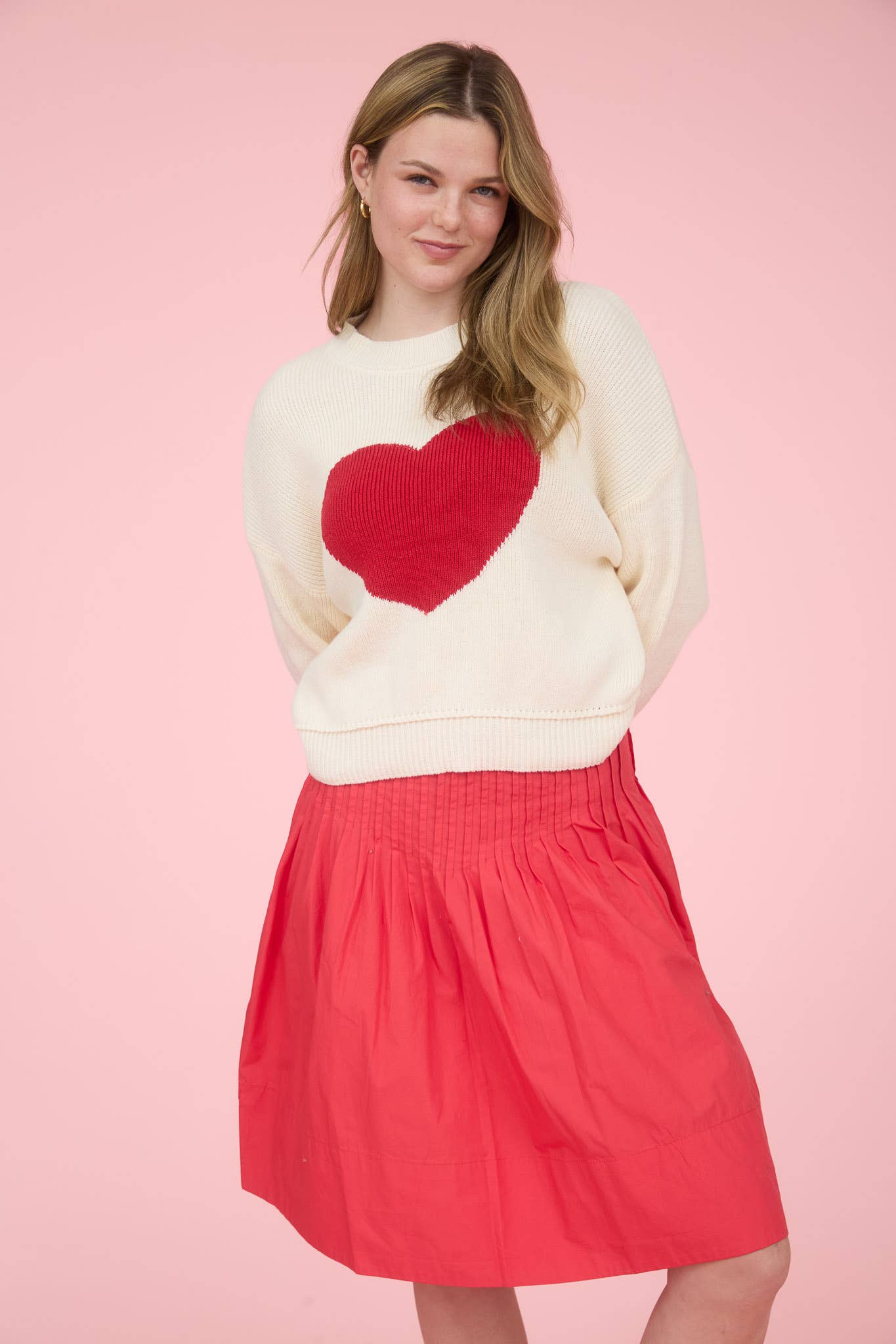 HEART JACQUARD CREW NECK KNIT SWEATER