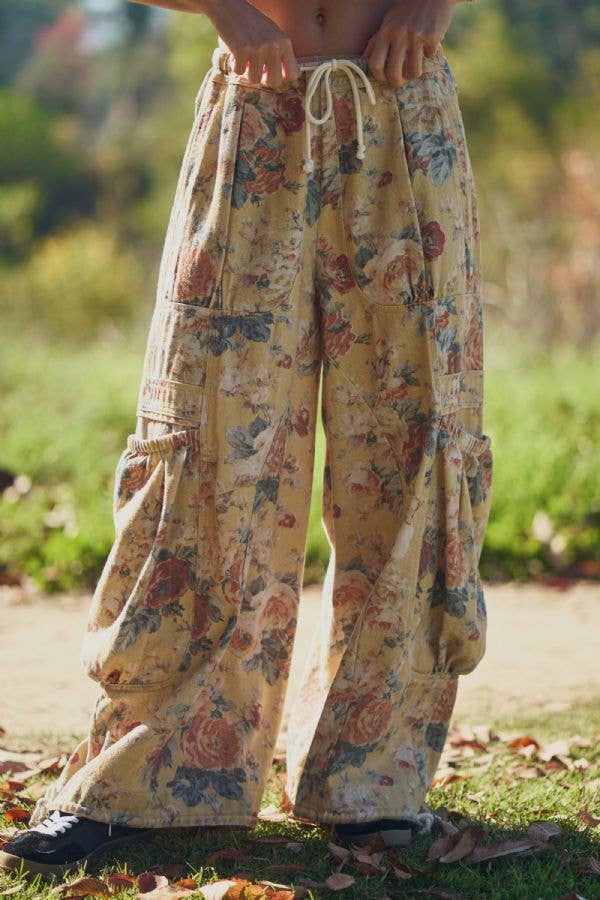 FLOWER PRINTED DENIM WAIST DROPPED POCKETS PANT