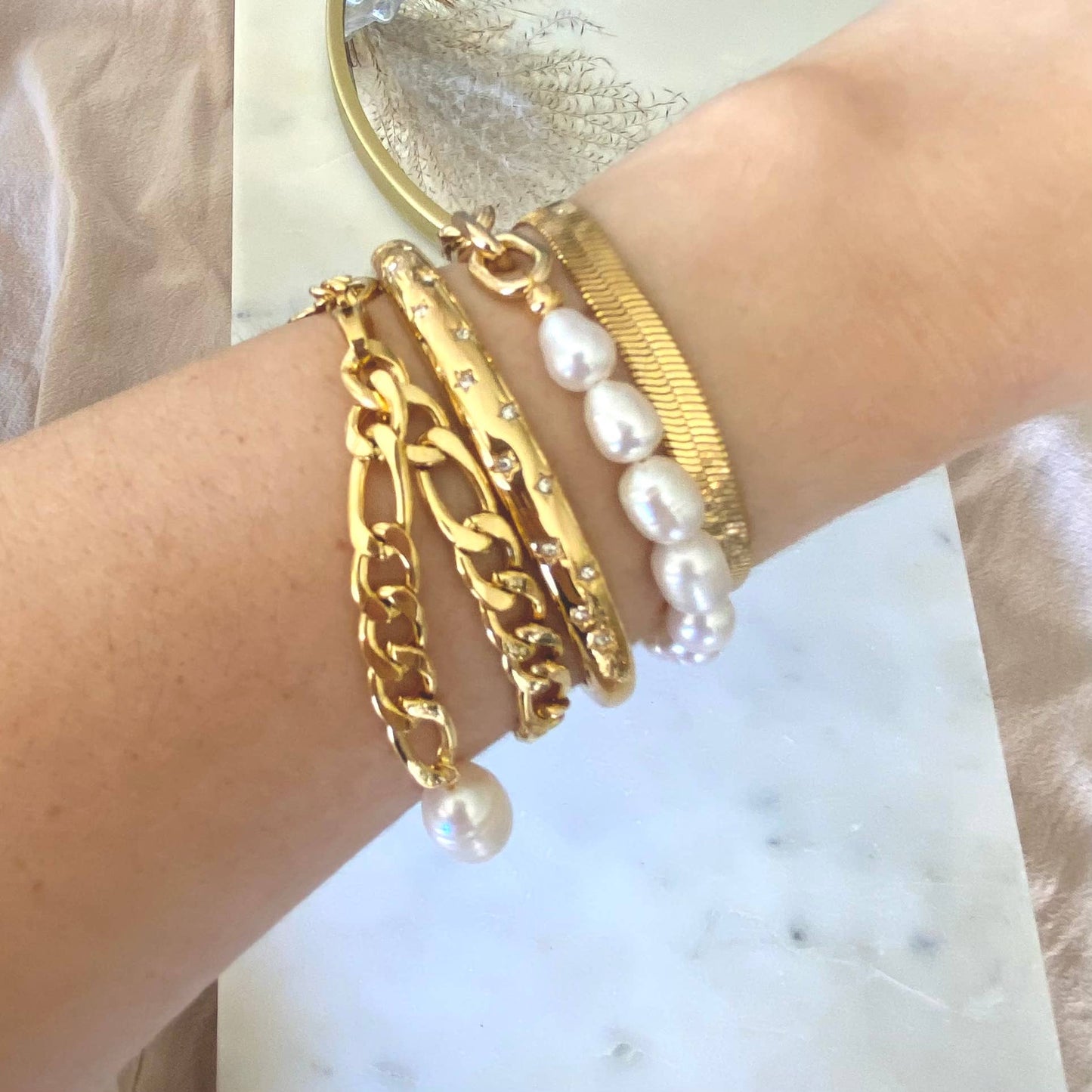 Gold plated Figaro chain bracelet pearl 18k stainless steel