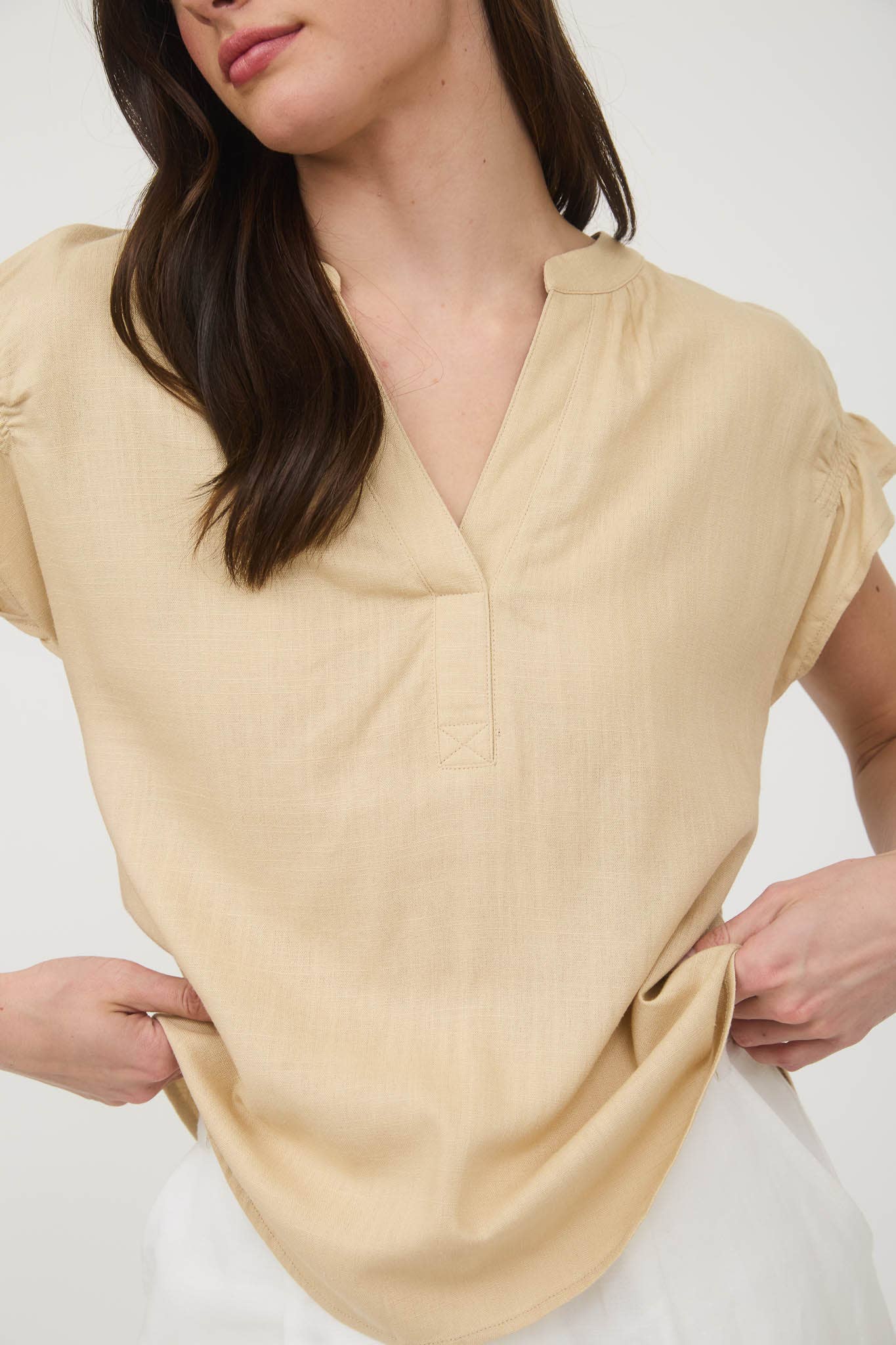 Blu Pepper The Split Neck Ruched Linen Blouse - 926 West