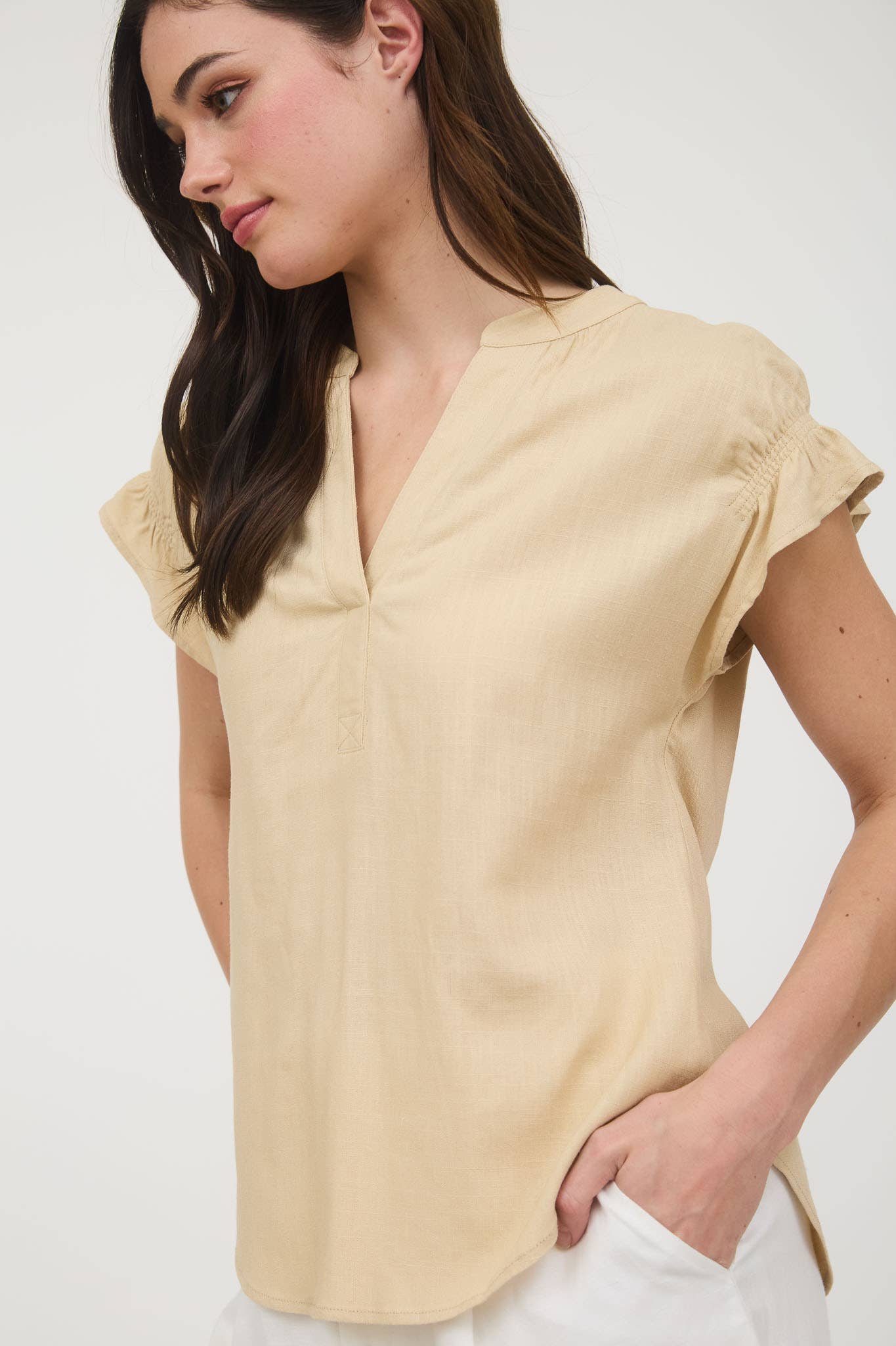 Blu Pepper The Split Neck Ruched Linen Blouse - 926 West