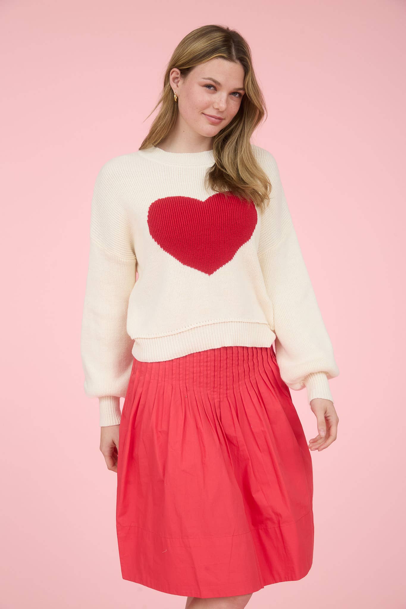 HEART JACQUARD CREW NECK KNIT SWEATER