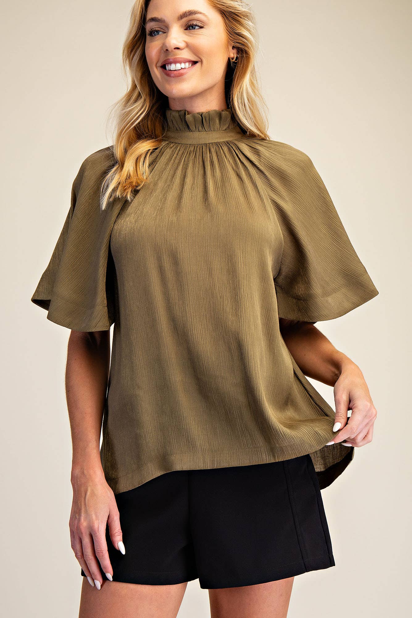 Ruffle Neck Raglan Sleeve Blouse in Green