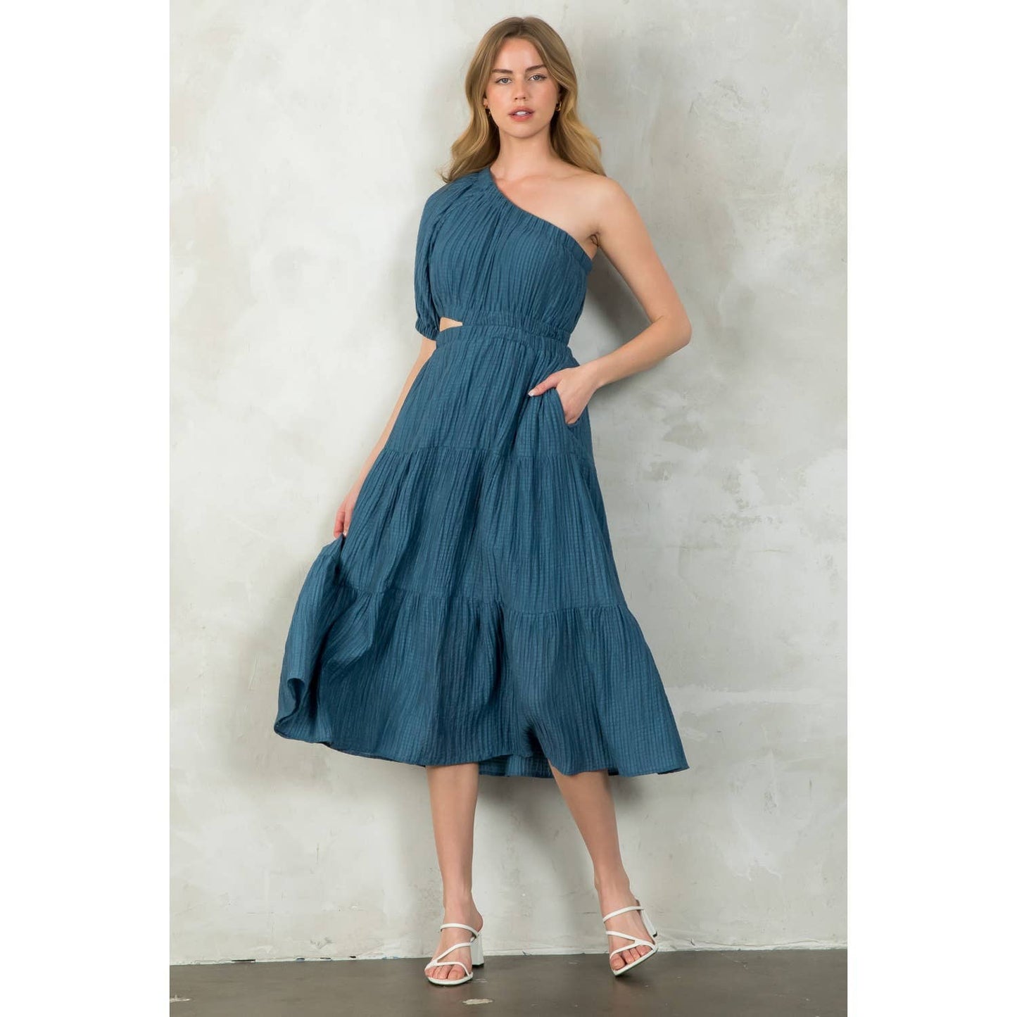 Women's One Shoulder Puff Sleeve Textured Dress THML