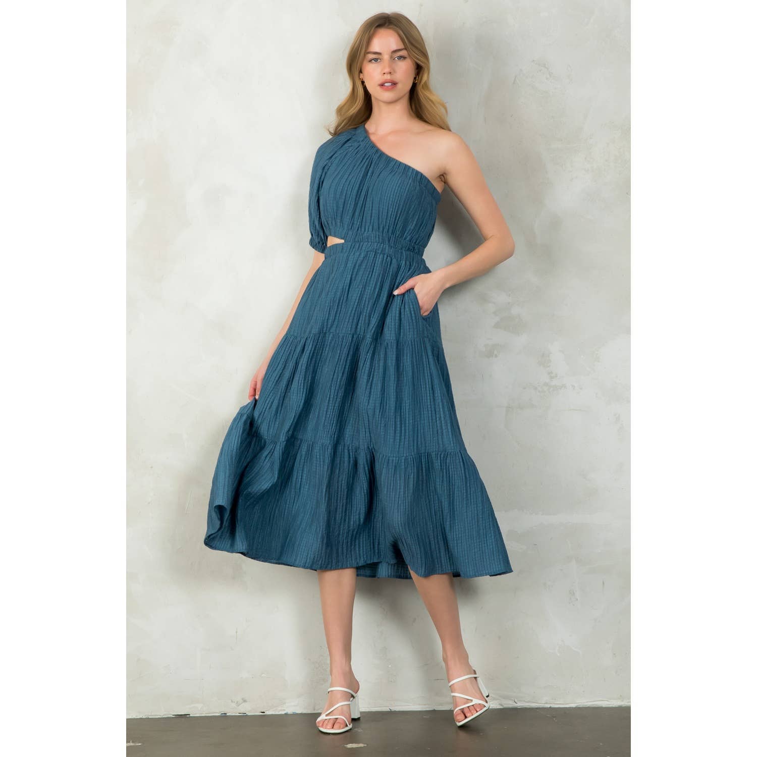 Women's One Shoulder Puff Sleeve Textured Dress THML