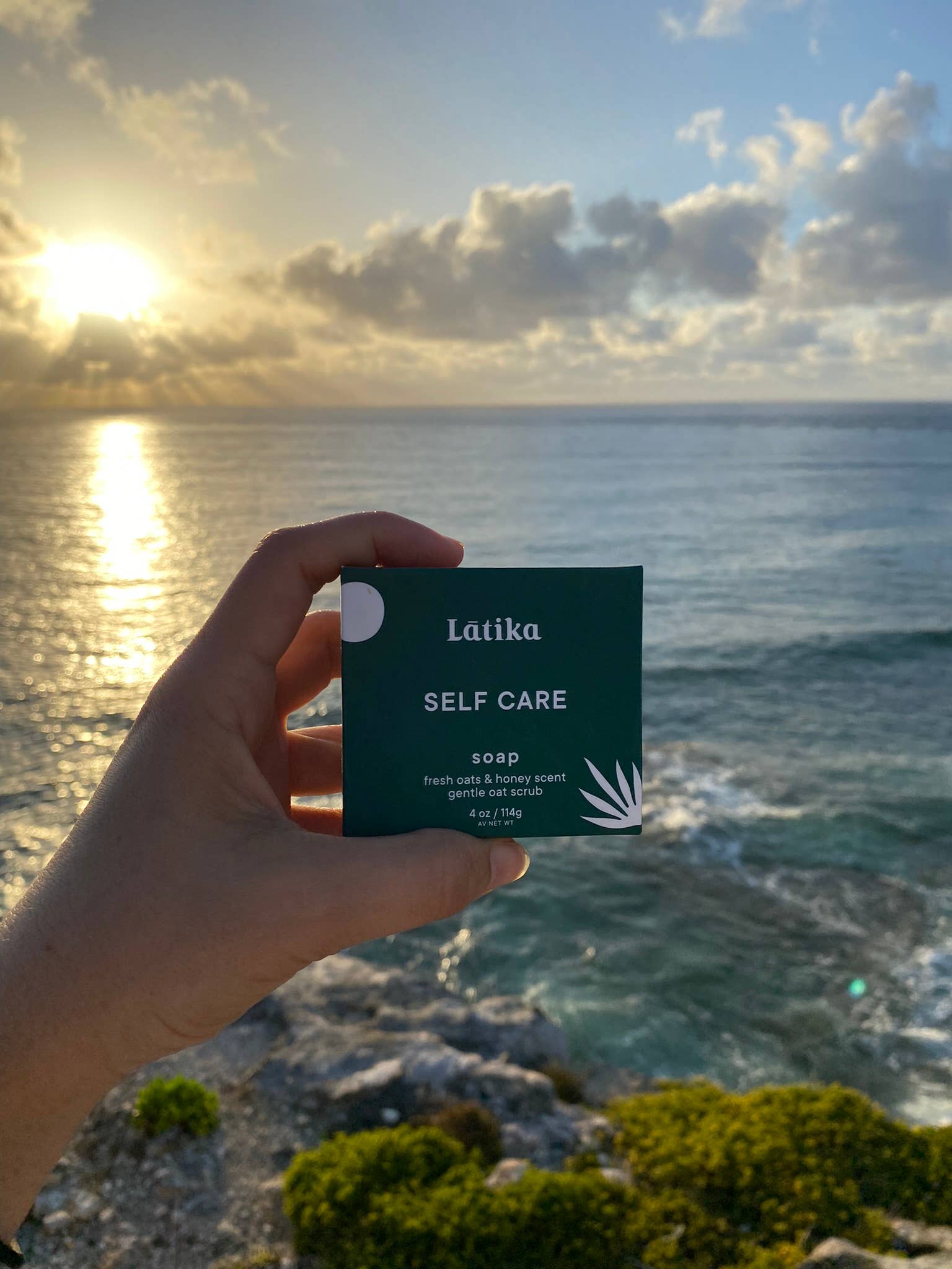 Self Care - Hydrating oat scrub- Soap 💙 Latika Beauty