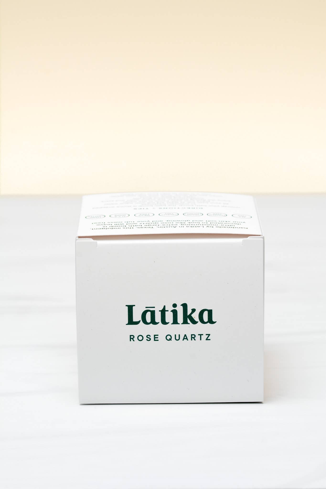 Crystal bath bomb 🌸 Wellness gift - Geode - Rose Quartz Latika Beauty