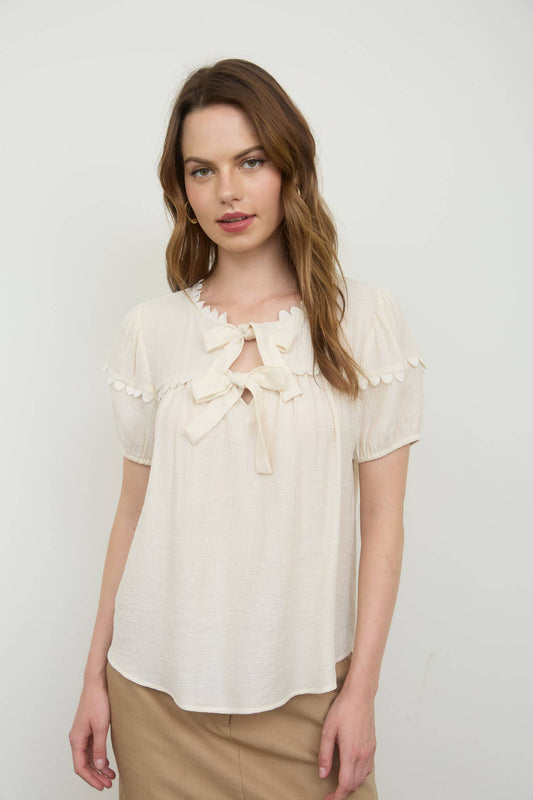 SCALLOP TRIM FRONT TIE DETAIL TOP